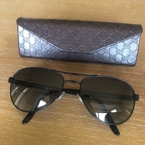 Women’s Gucci aviator sunglasses